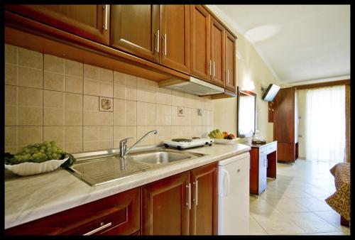 dbl-tpl_upper_floor_studios______114-118____________214-218__7